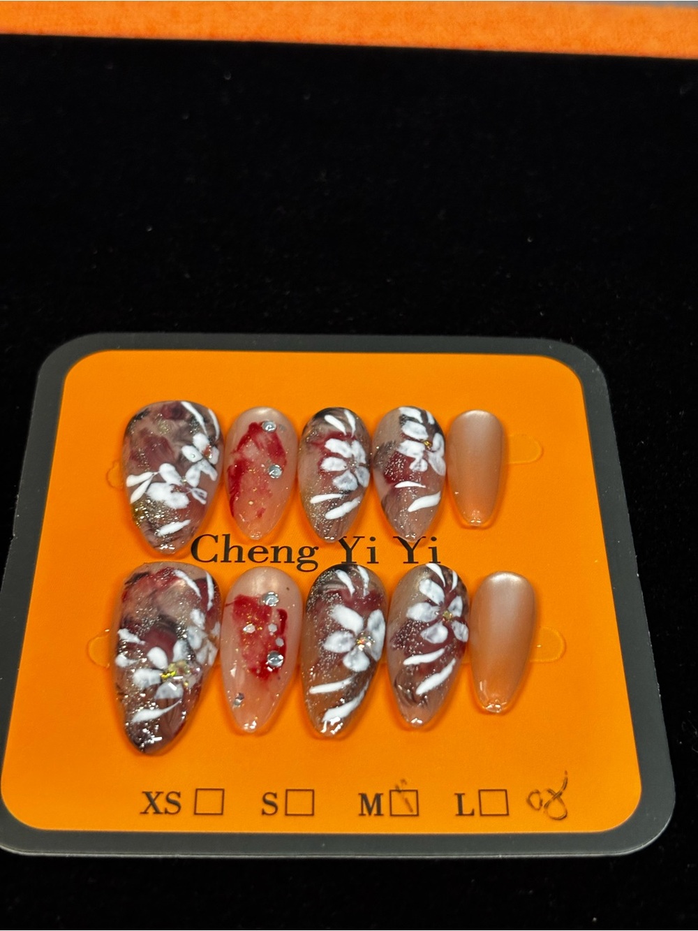 Women's Floral Red Press-On Nail Set